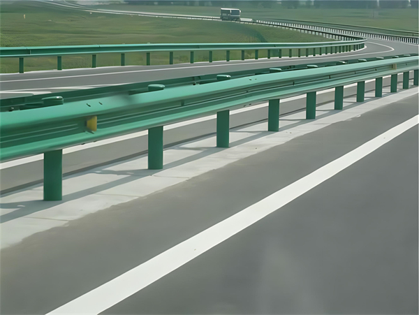 平凉波形梁护栏在高速公路的应用