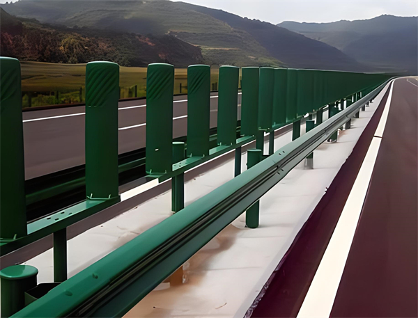平凉三波护栏板在高速公路的应用